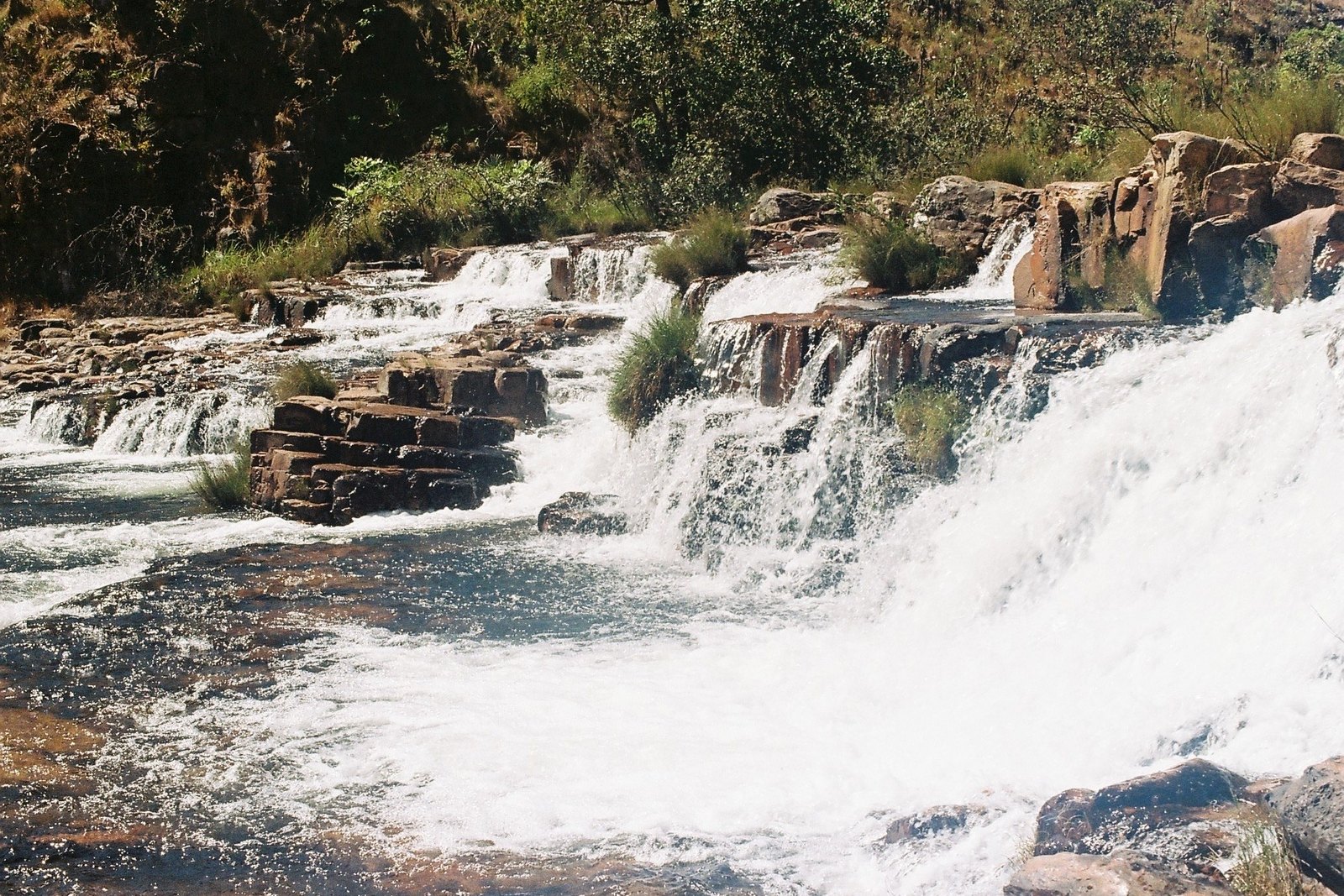 Água entre as pedras do parque — Parque Estadual Águas do Paraíso