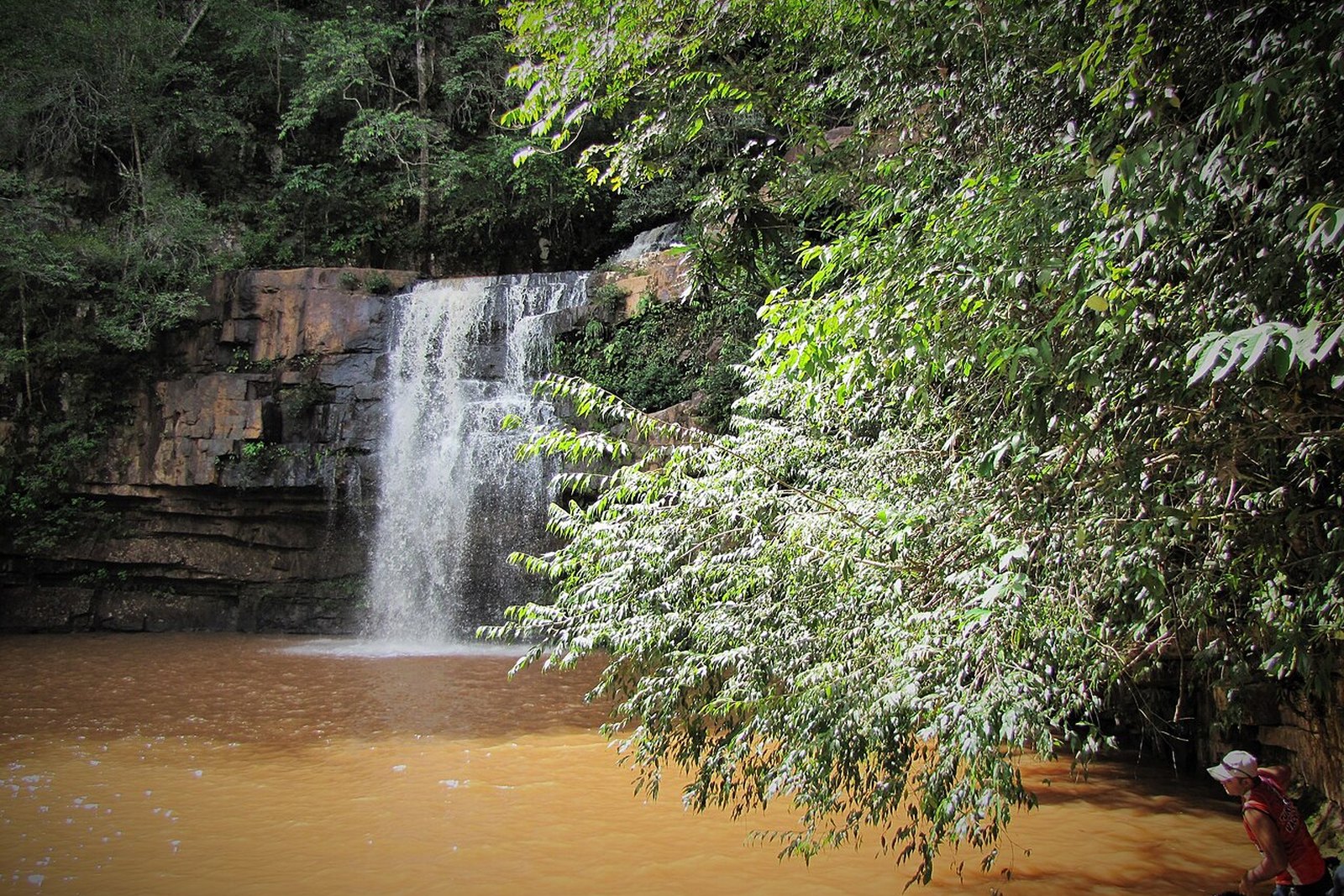 Queda d’água na Serra Azul — Parque Estadual da Serra Azul