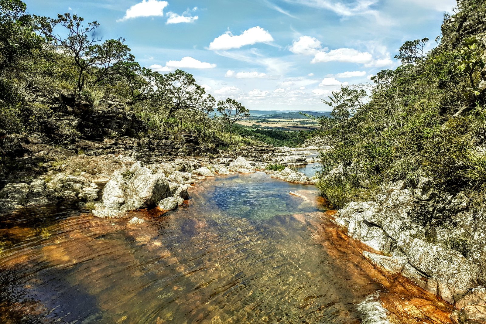 Curso d’água entre pedras — Parque Nacional da Serra da Canastra